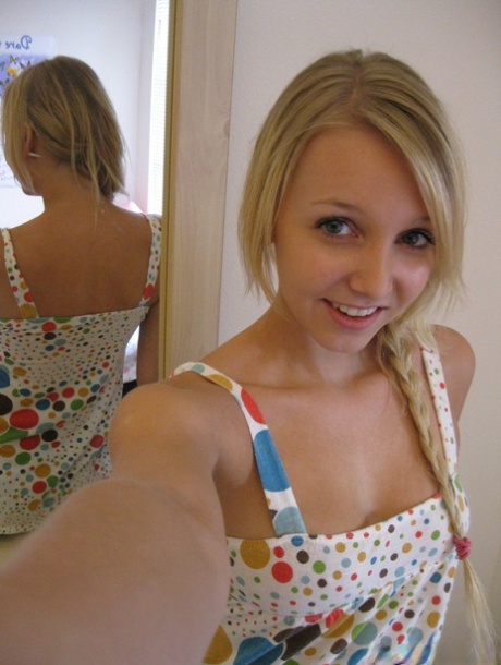 beautiful blonde lesbian top pics