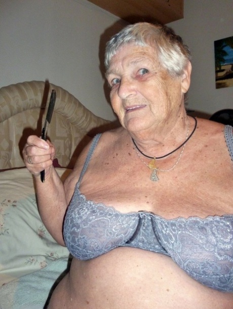 Grandma Libby star erotic photos