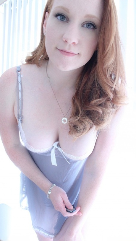 exxxtrasmall busty redhead hot nude picture