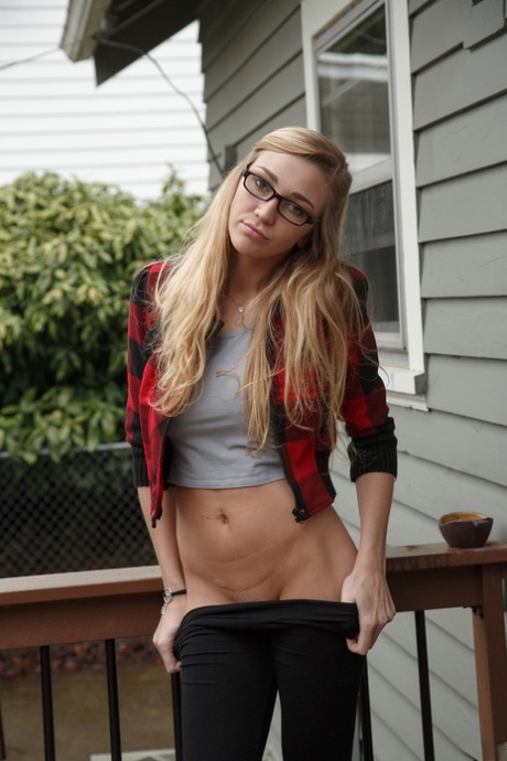 Kendra Sunderland pretty star pic