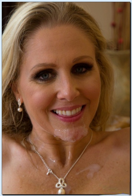 Julia Ann art star images