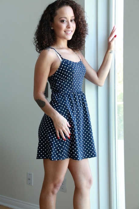 curly hair baddie free porn pic