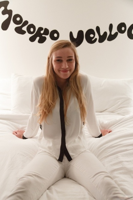 Kendra Sunderland beautiful actress photo