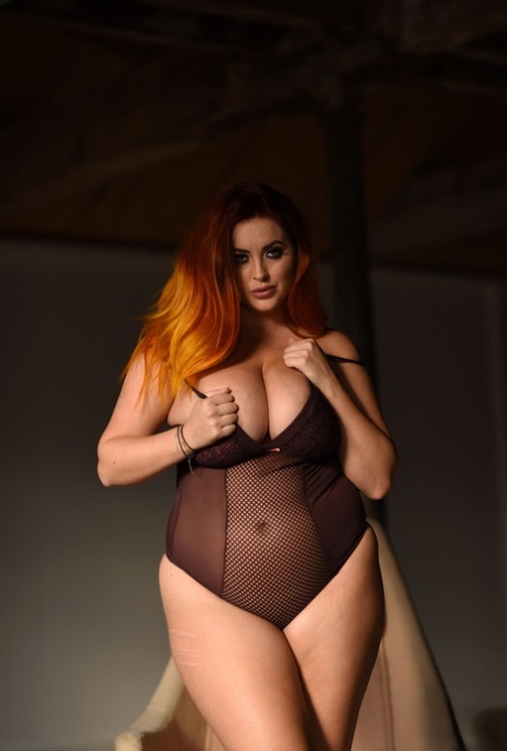 Lucy Vixen pornographic model photo